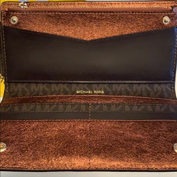VERY RARE HTF Michael Kors Metallic Logo Wallet - Picture 2 of 4